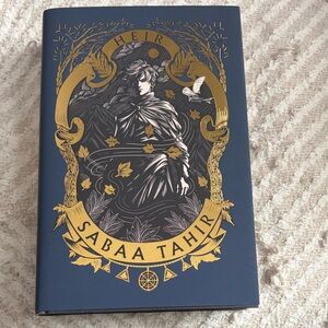 Fairyloot edition of Heir by Sabaa Tahir